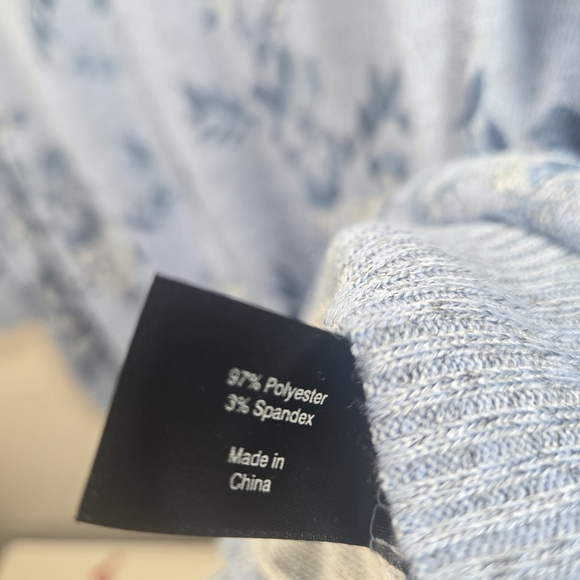 Lane Bryant Blue Floral Top NWT - Picture 5 of 5